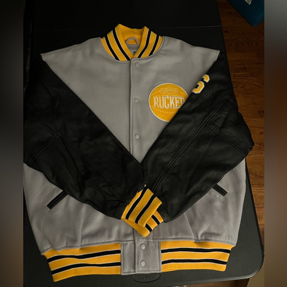 RUCKER COAT.